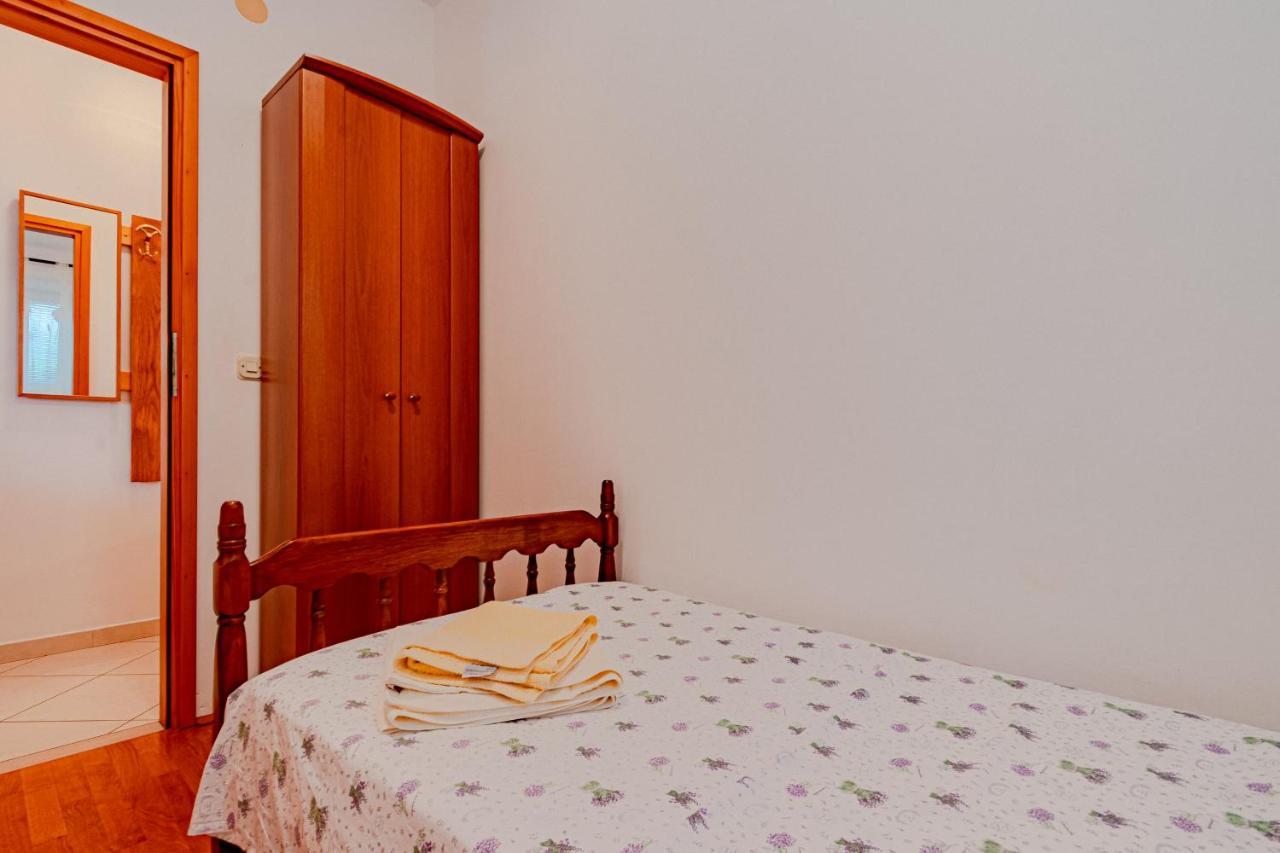 Apartment Ruzica Zrnovo Bagian luar foto