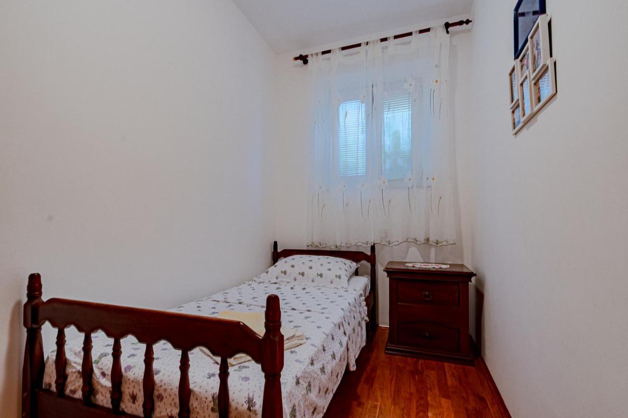 Apartment Ruzica Zrnovo Bagian luar foto