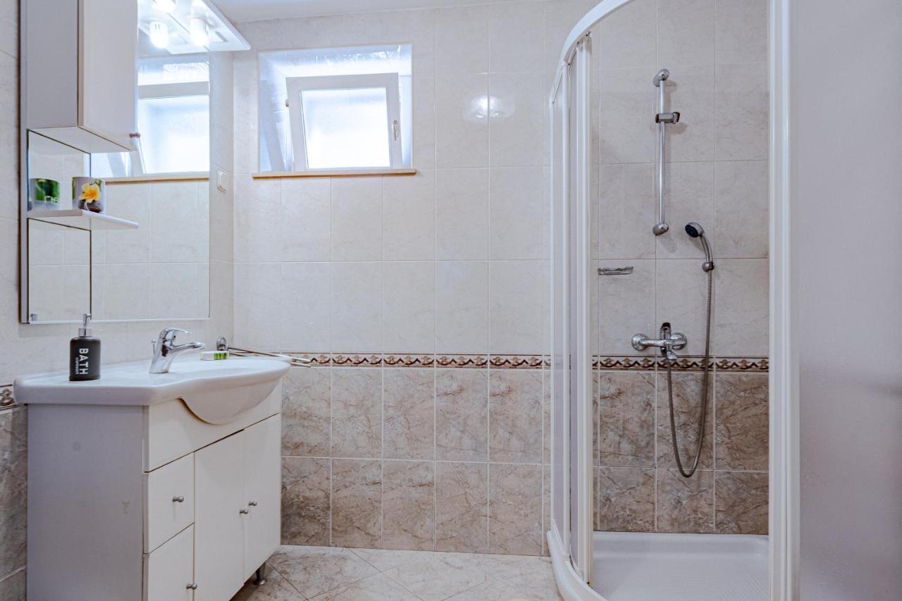 Apartment Ruzica Zrnovo Bagian luar foto