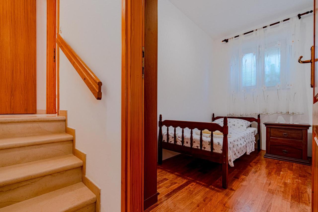 Apartment Ruzica Zrnovo Bagian luar foto