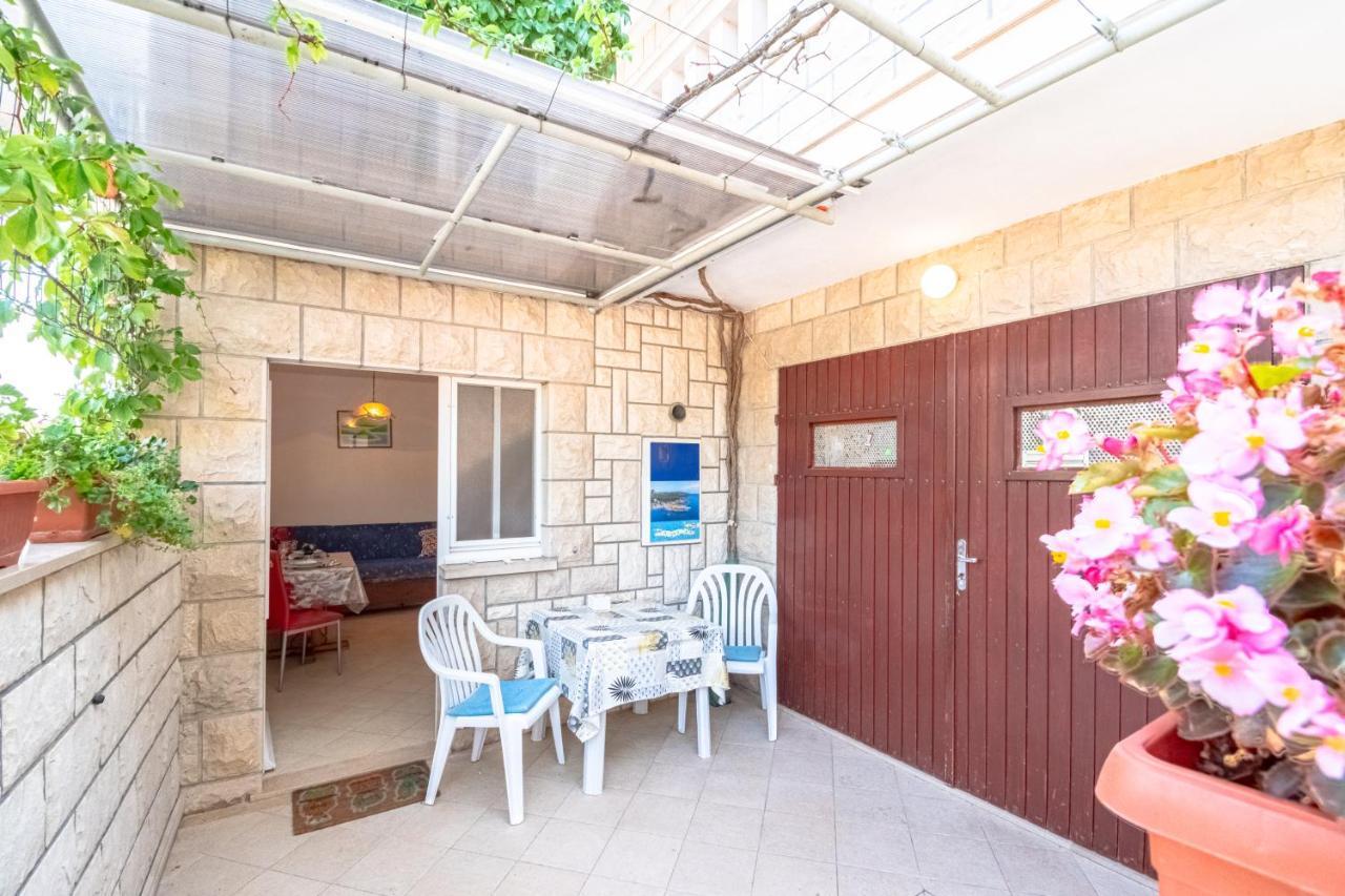 Apartment Ruzica Zrnovo Bagian luar foto