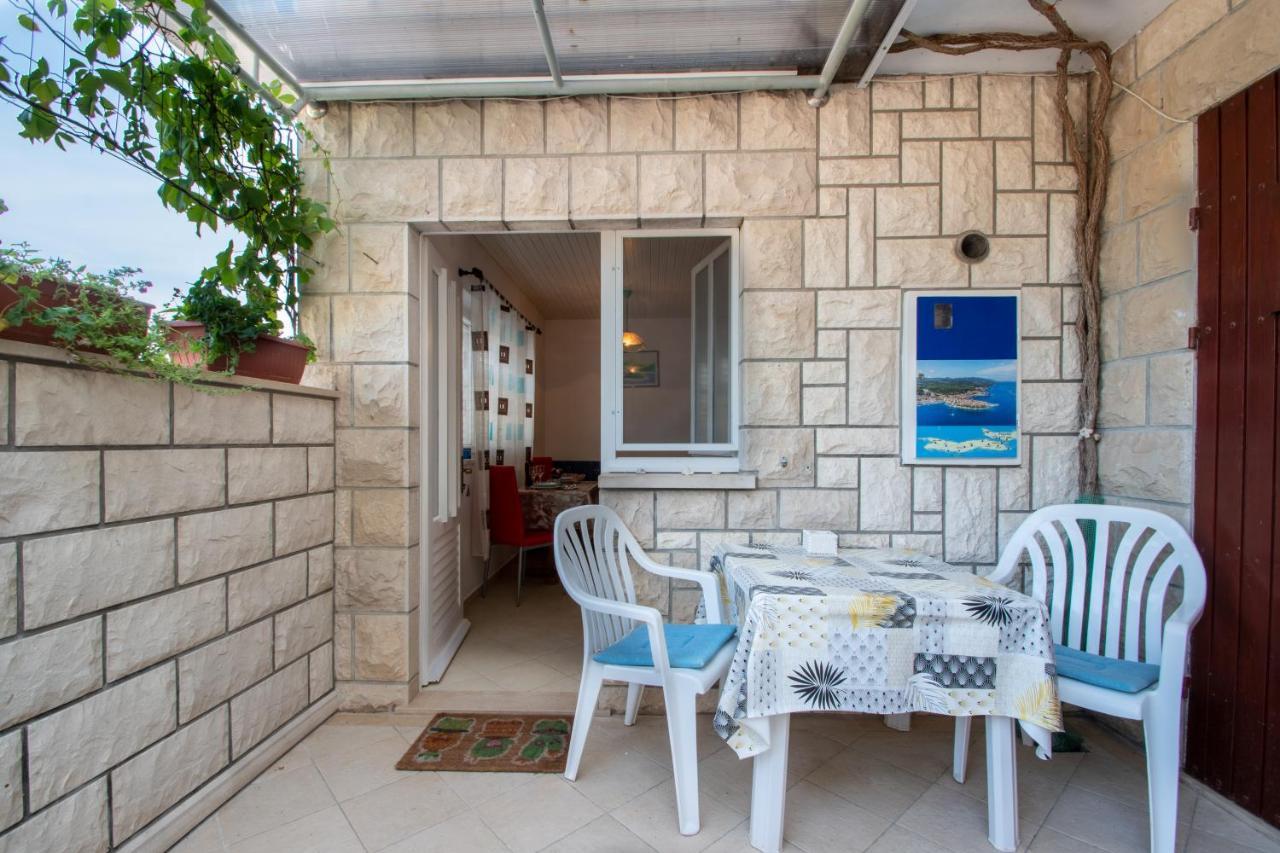 Apartment Ruzica Zrnovo Bagian luar foto