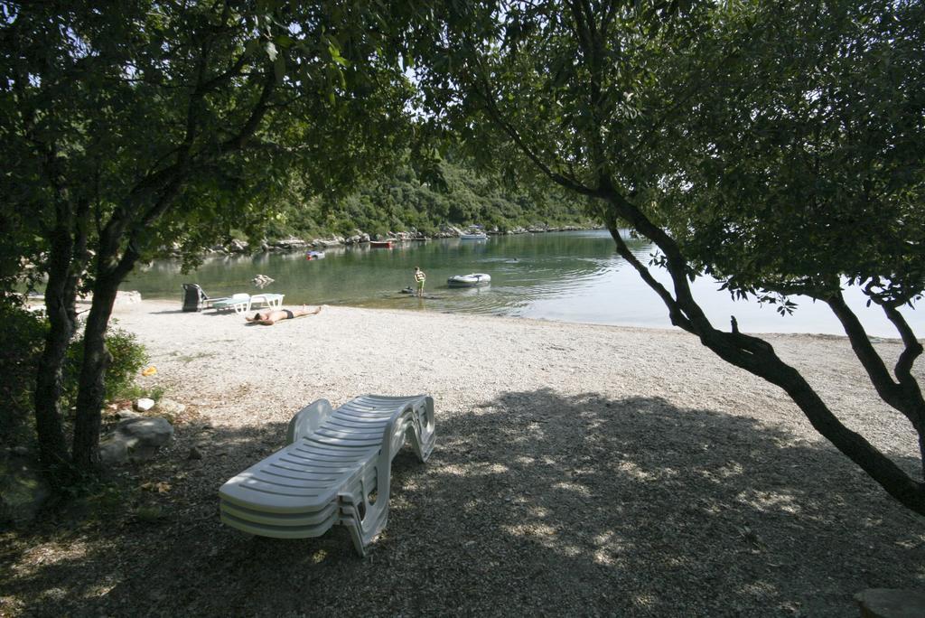Apartment Ruzica Zrnovo Bagian luar foto